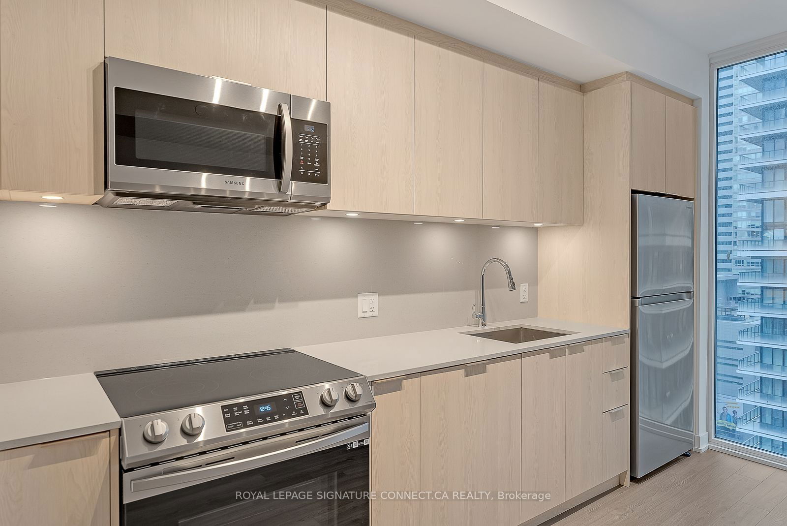 357 King St W, unit 1406 for rent