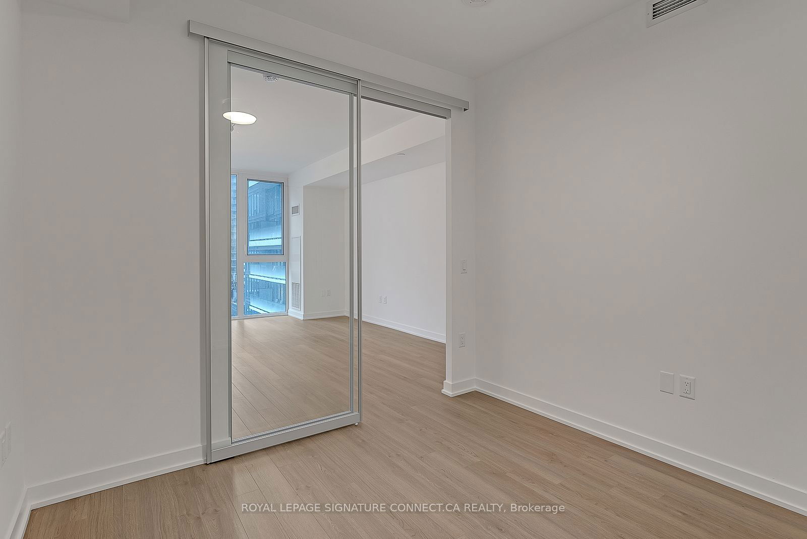 357 King St W, unit 1406 for rent - image #18