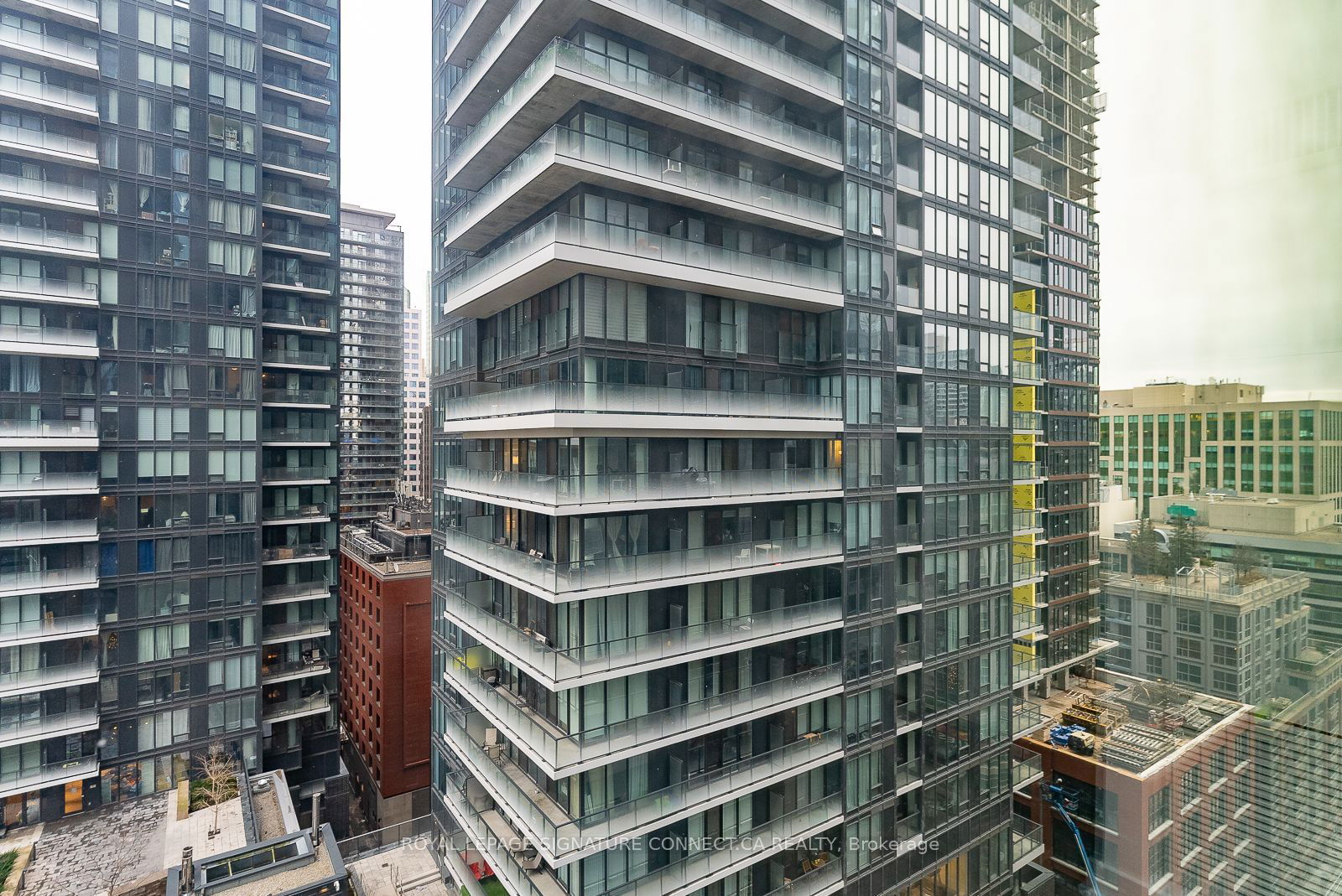 357 King St W, unit 1406 for rent