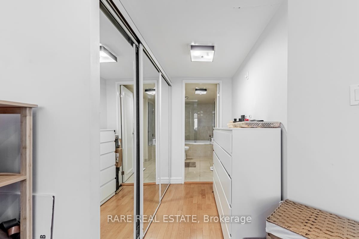 1001 Bay St, unit 310 for sale - image #18