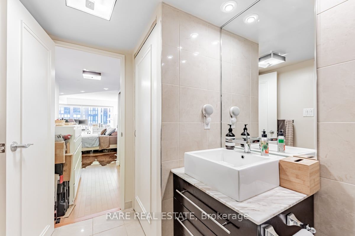 1001 Bay St, unit 310 for sale - image #21