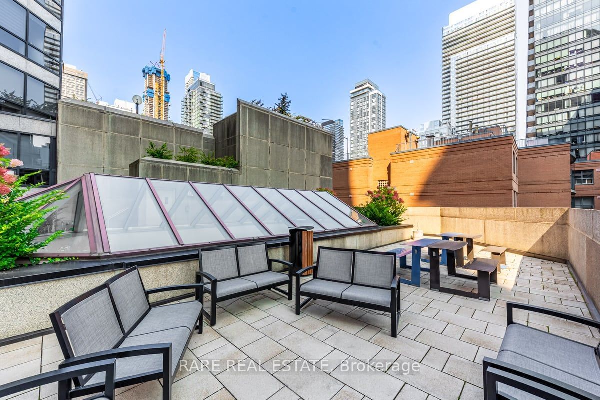 1001 Bay St, unit 310 for sale - image #26