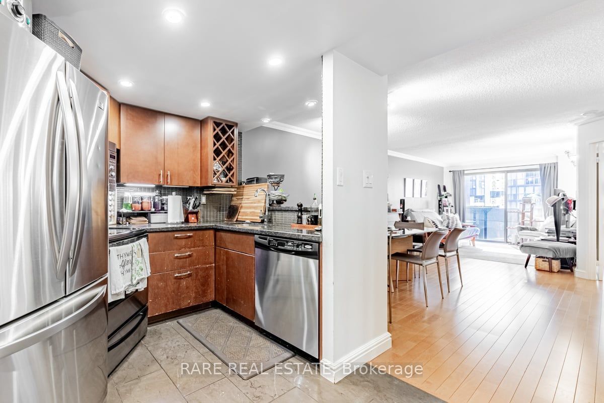 1001 Bay St, unit 310 for sale