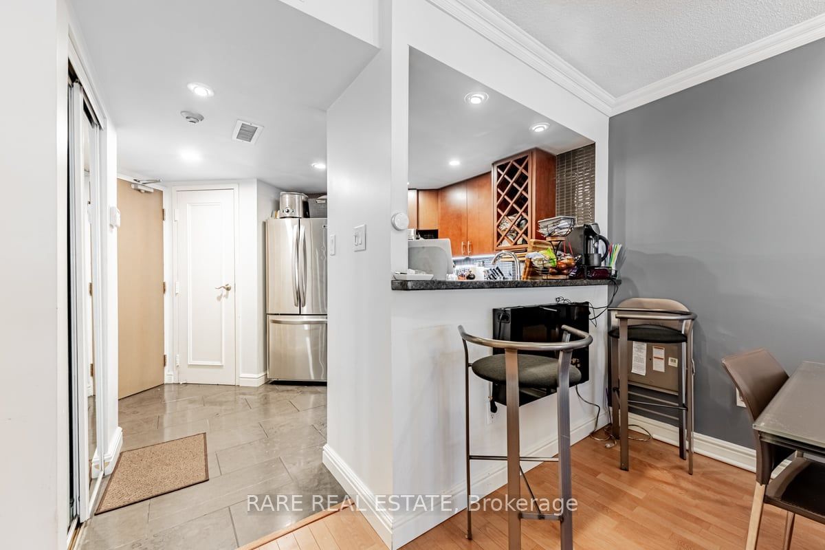 1001 Bay St, unit 310 for sale