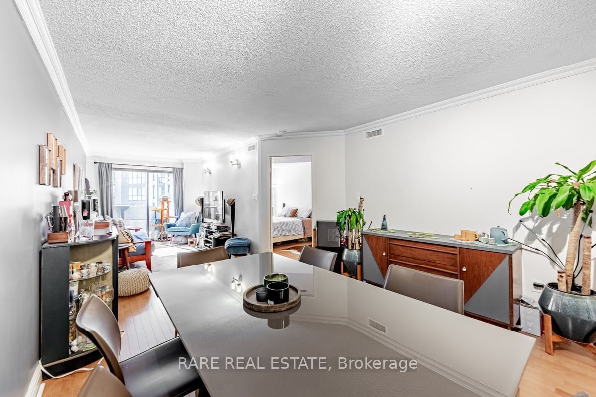 1001 Bay St, unit 310 for sale - image #9