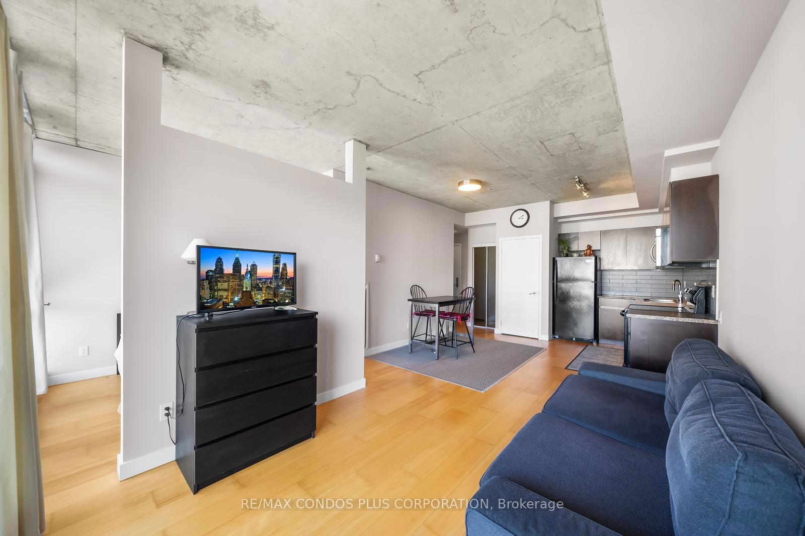 38 Niagara St, unit 711 for sale