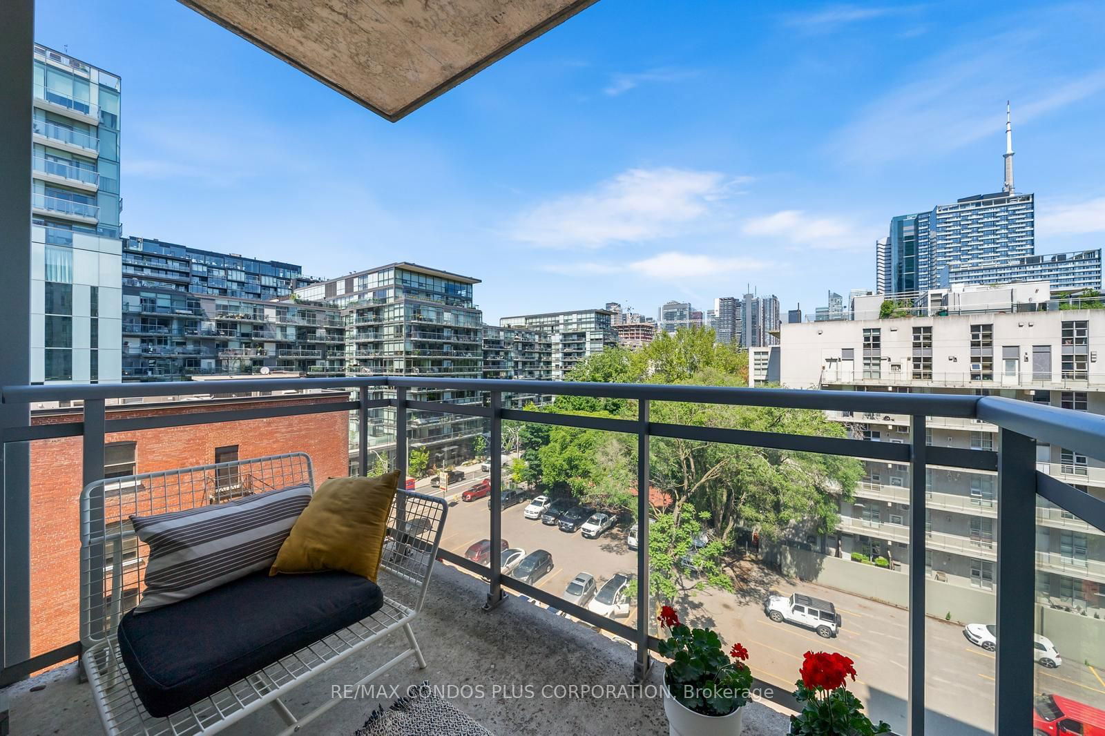 38 Niagara St, unit 711 for sale