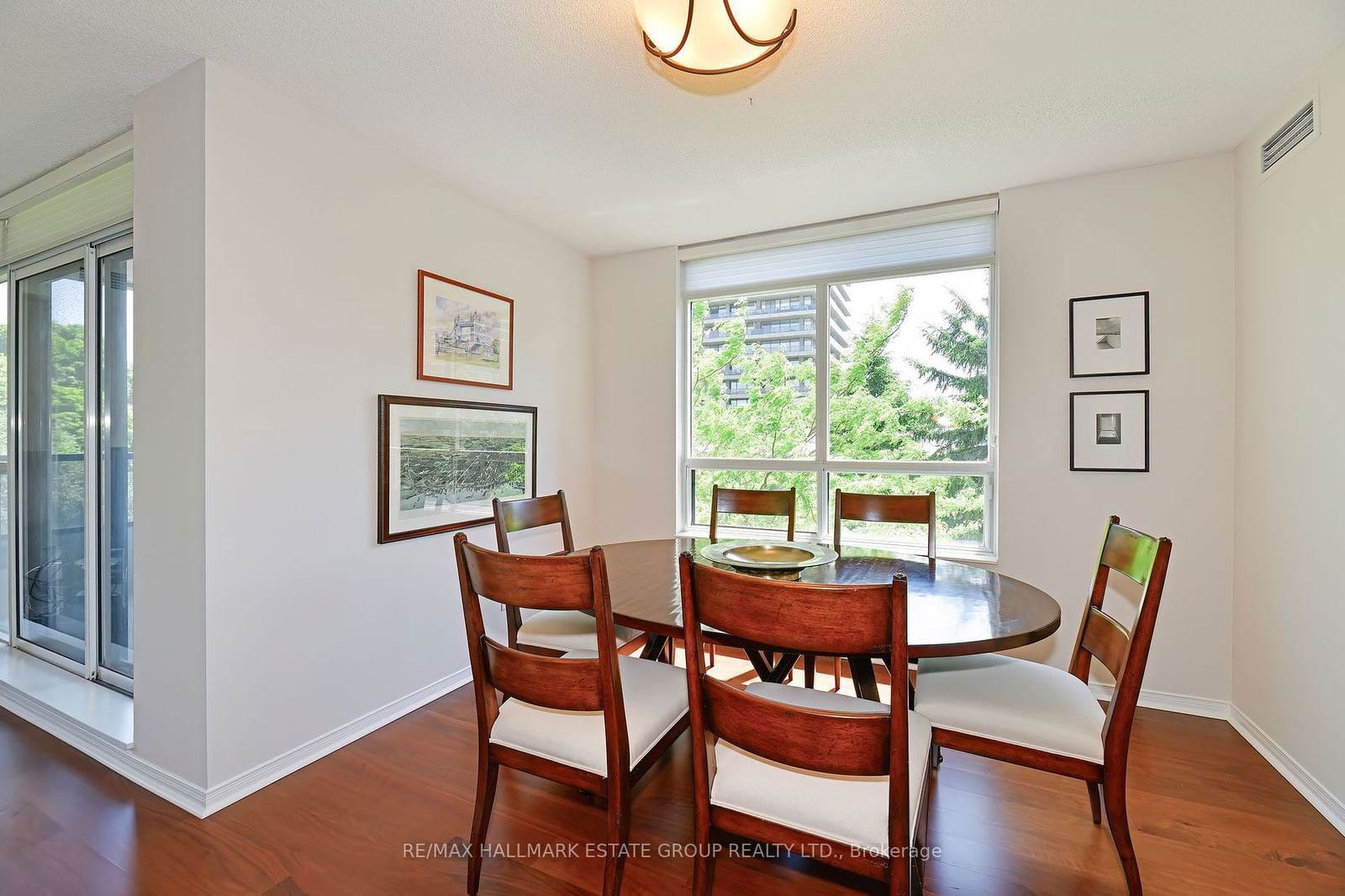 38 Avoca Ave, unit 403 for rent - image #9