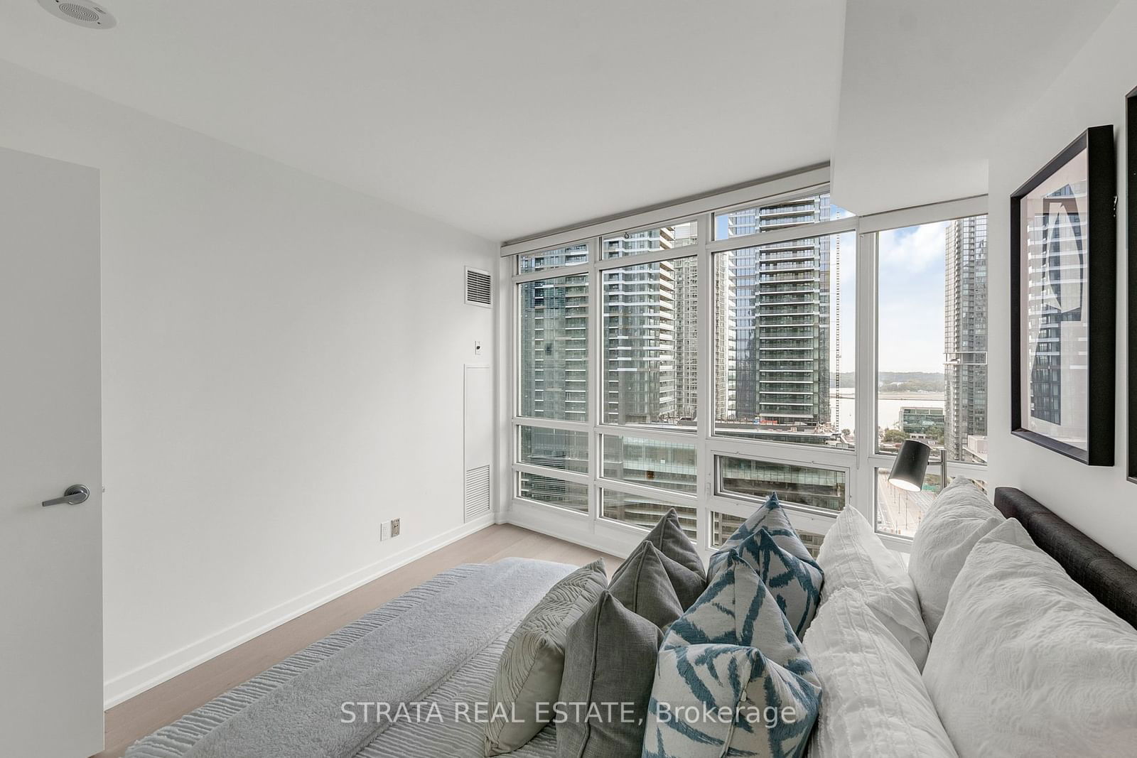 397 Front St W, unit 2602 for sale