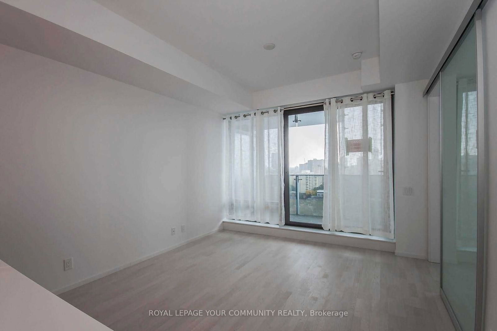 5 St Joseph St, unit 1701 for rent - image #4