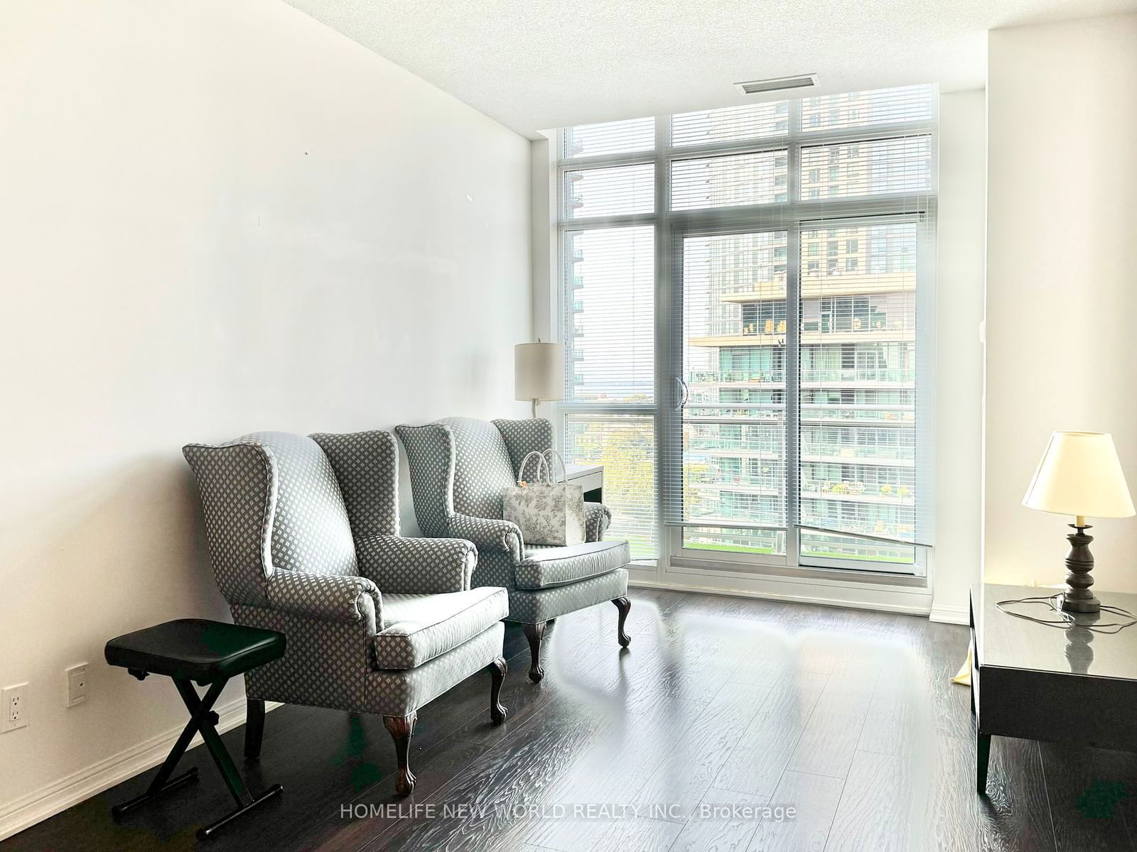 35 Bastion St, unit 2012 for rent - image #6