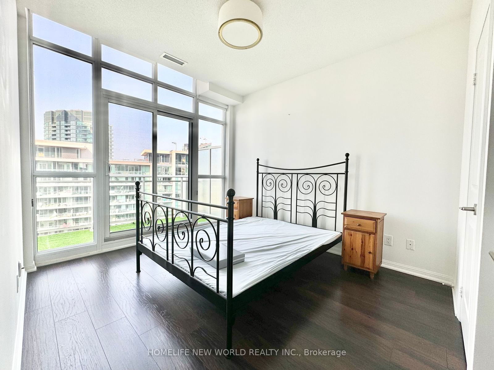 35 Bastion St, unit 2012 for rent - image #8