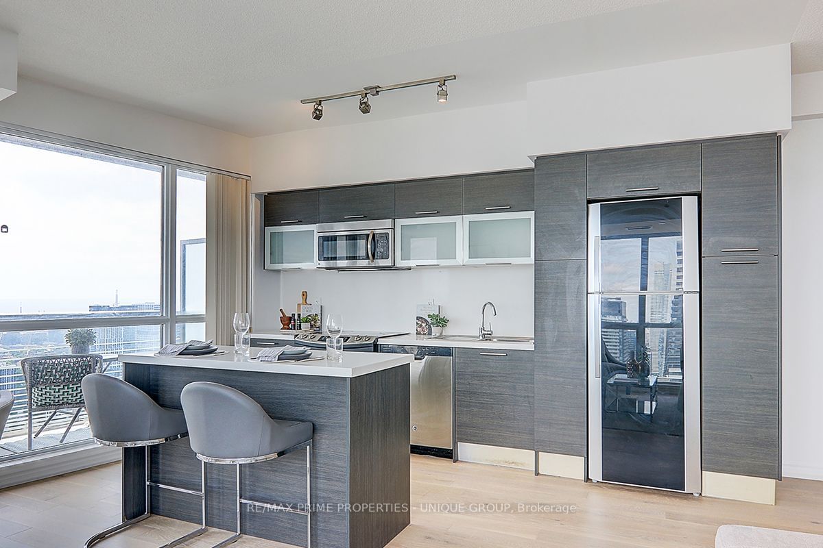 386 Yonge St, unit 5202 for sale - image #11