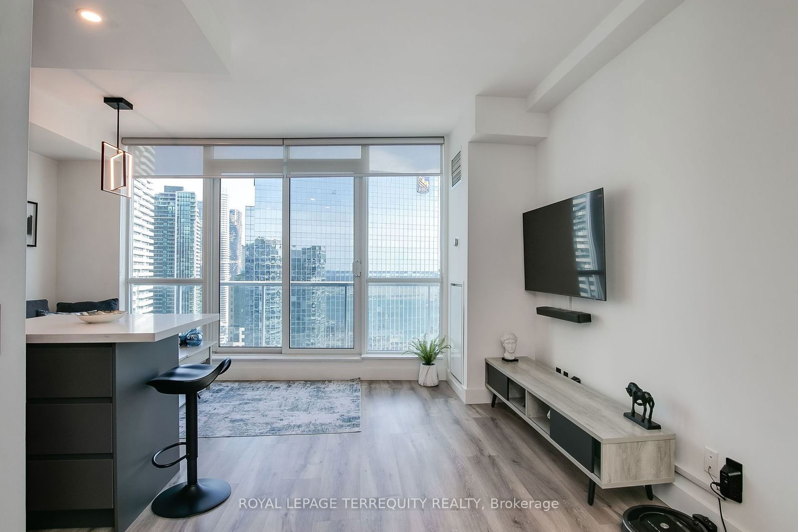 8 York St, unit 3604 for sale - image #10