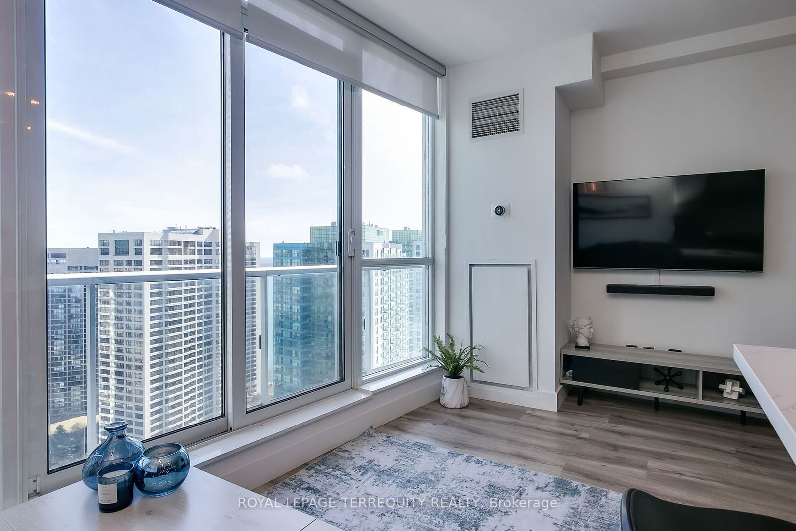 8 York St, unit 3604 for sale - image #11