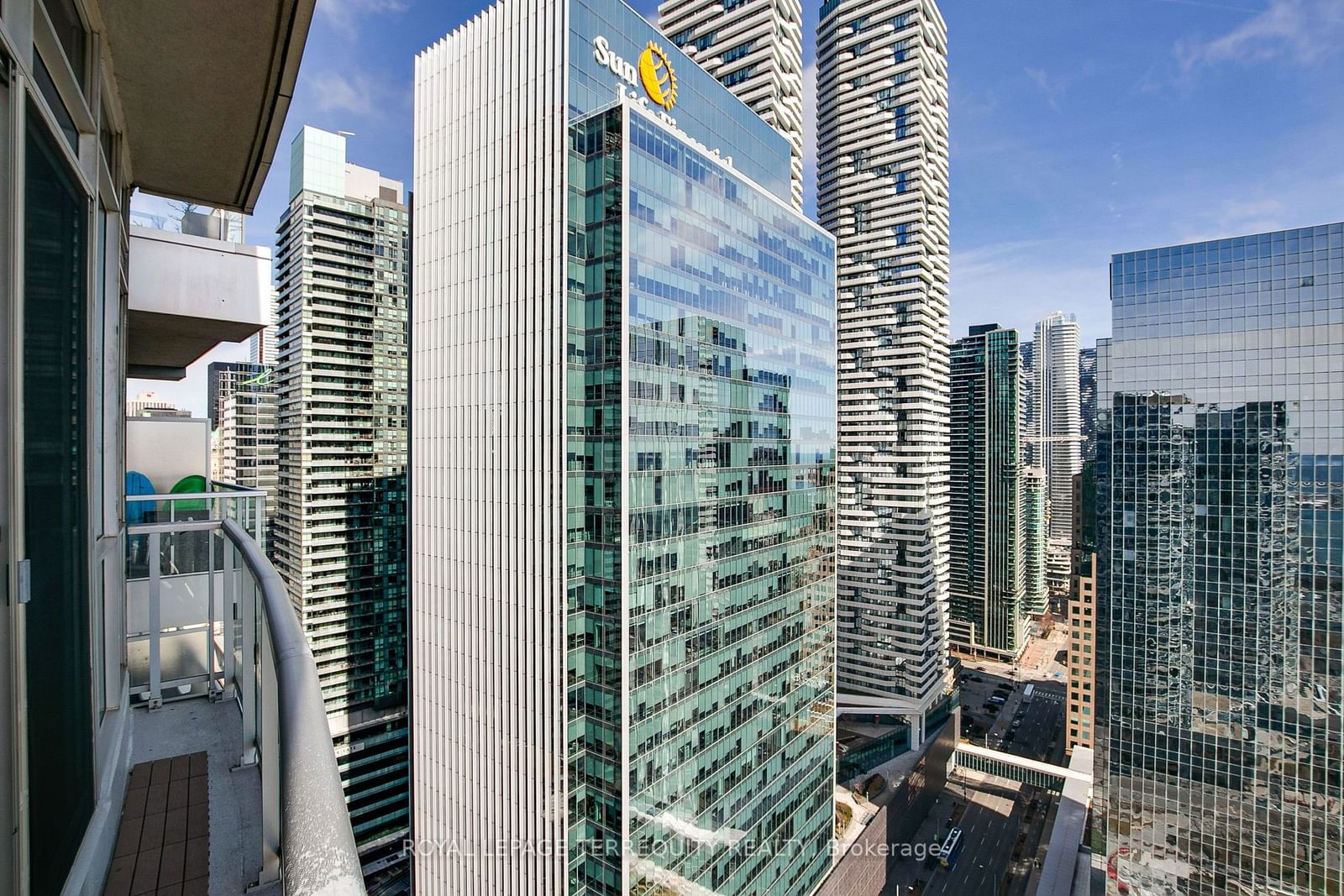 8 York St, unit 3604 for sale