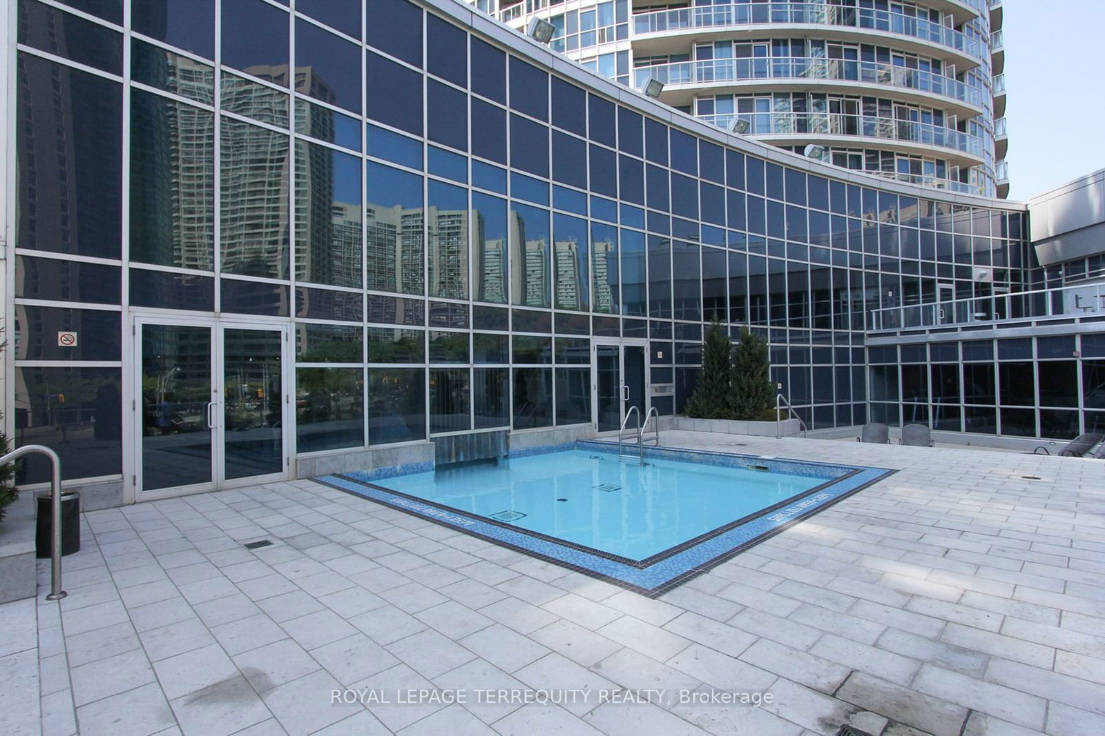 8 York St, unit 3604 for sale - image #31