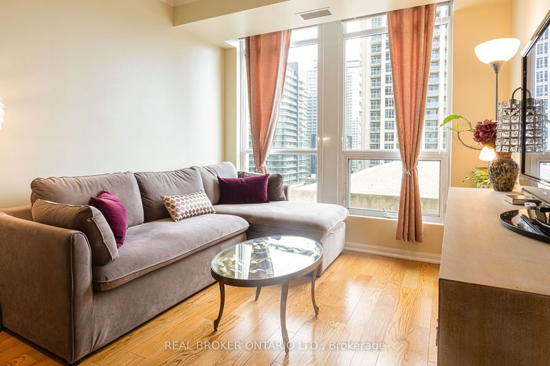 628 Fleet St, unit 1311 for rent - image #1