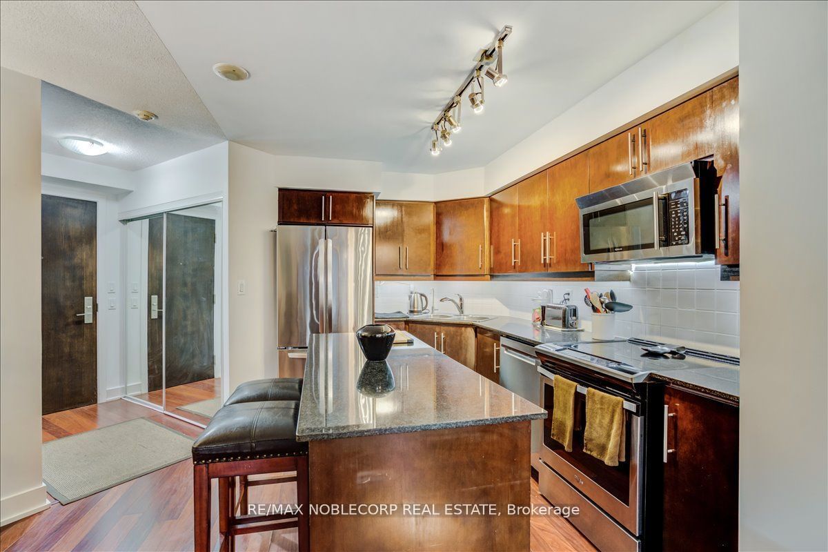 20 Blue Jays Way, unit 601 for sale - image #13