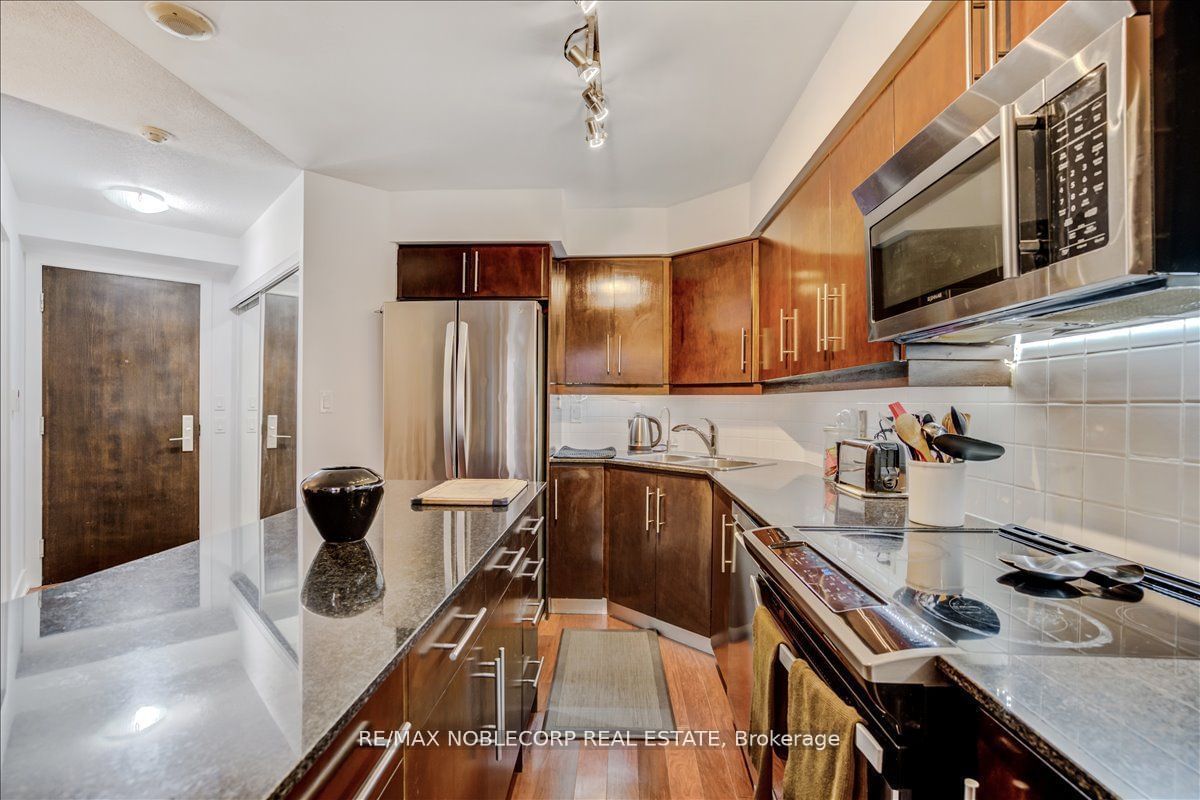 20 Blue Jays Way, unit 601 for sale - image #15