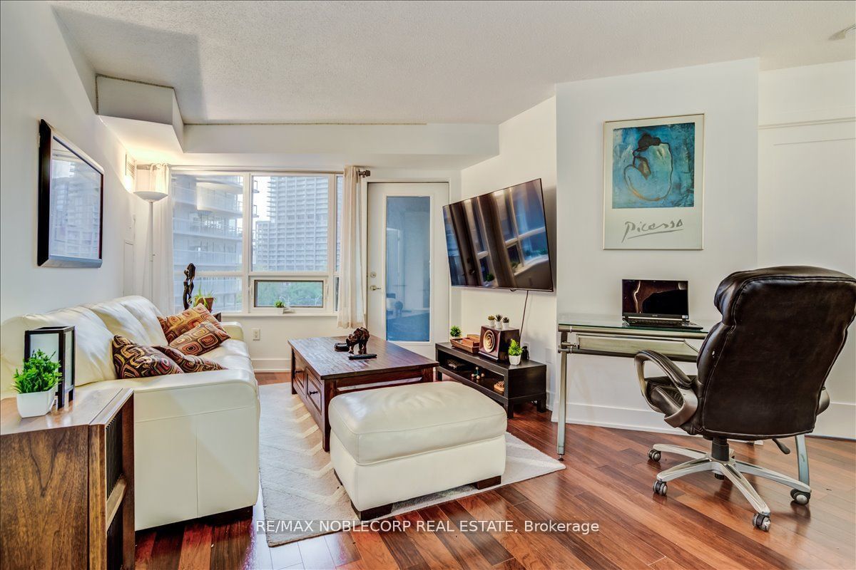 20 Blue Jays Way, unit 601 for sale - image #17