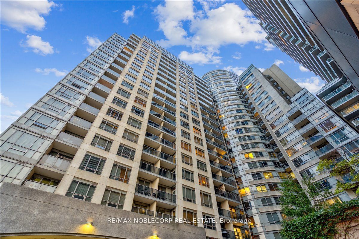 20 Blue Jays Way, unit 601 for sale - image #6