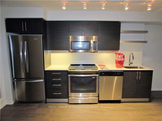 400 Adelaide St E, unit 908 for rent - image #2