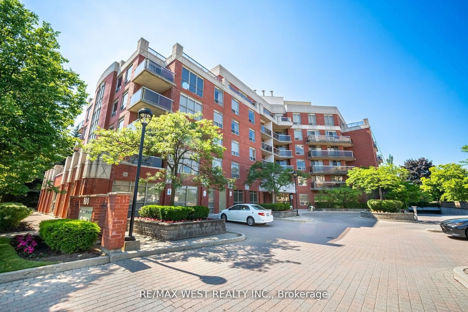 800 Sheppard Ave W, unit 308 for sale - image #1