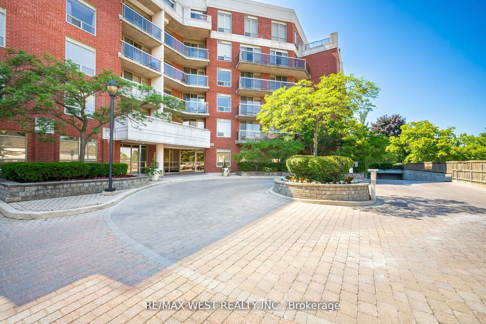 800 Sheppard Ave W, unit 308 for sale - image #39