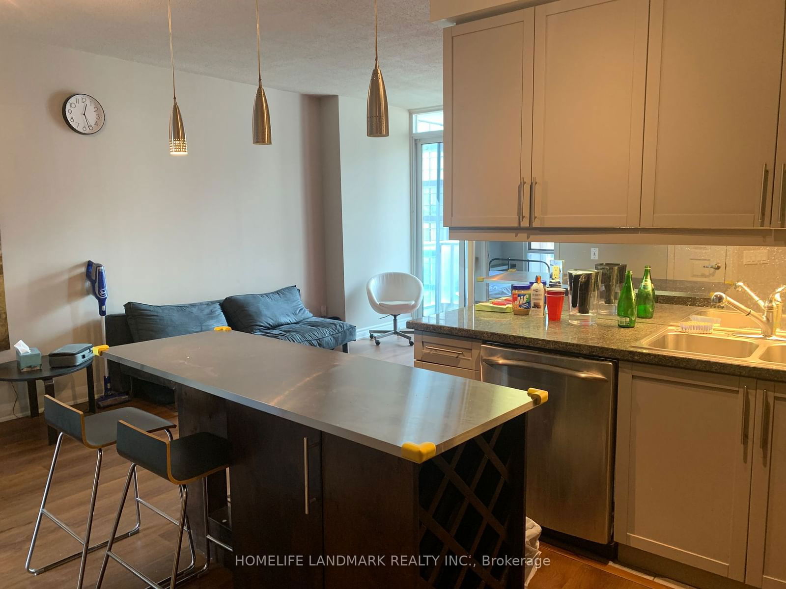 1121 Bay St, unit 1701 for rent - image #2