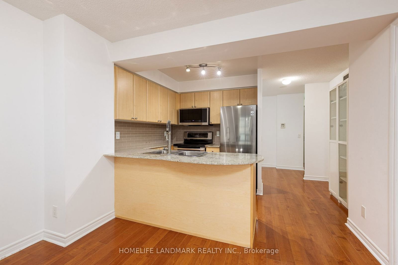 763 Bay St, unit 303 for sale - image #10