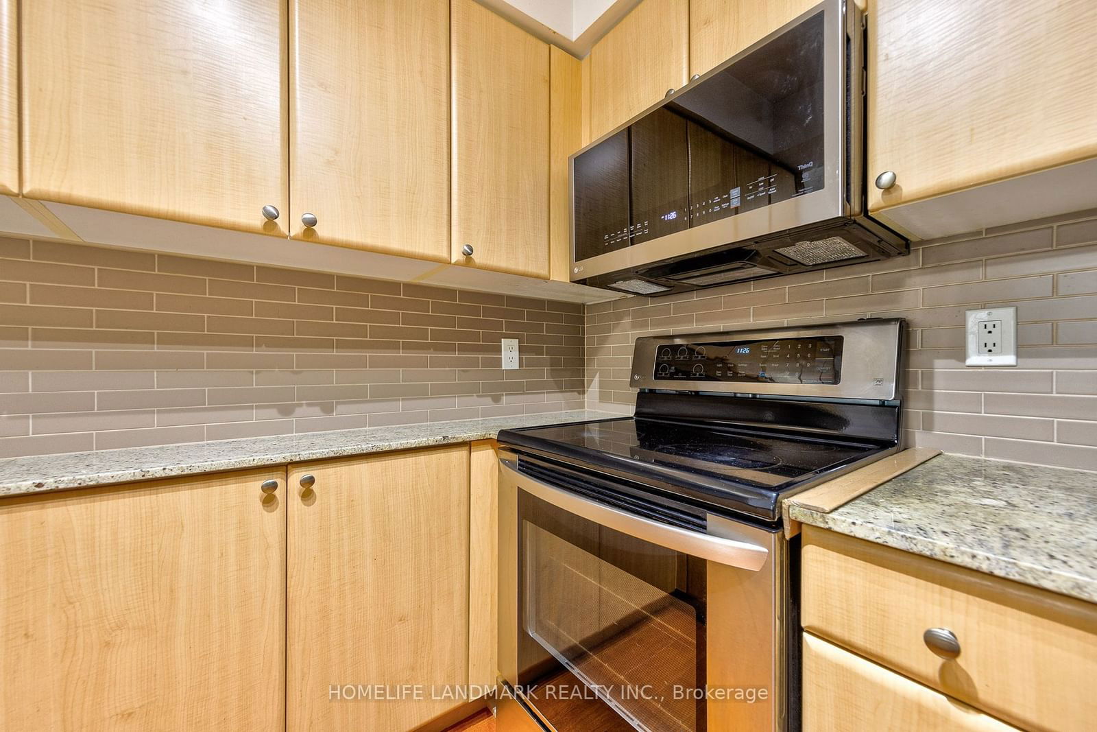 763 Bay St, unit 303 for sale - image #12