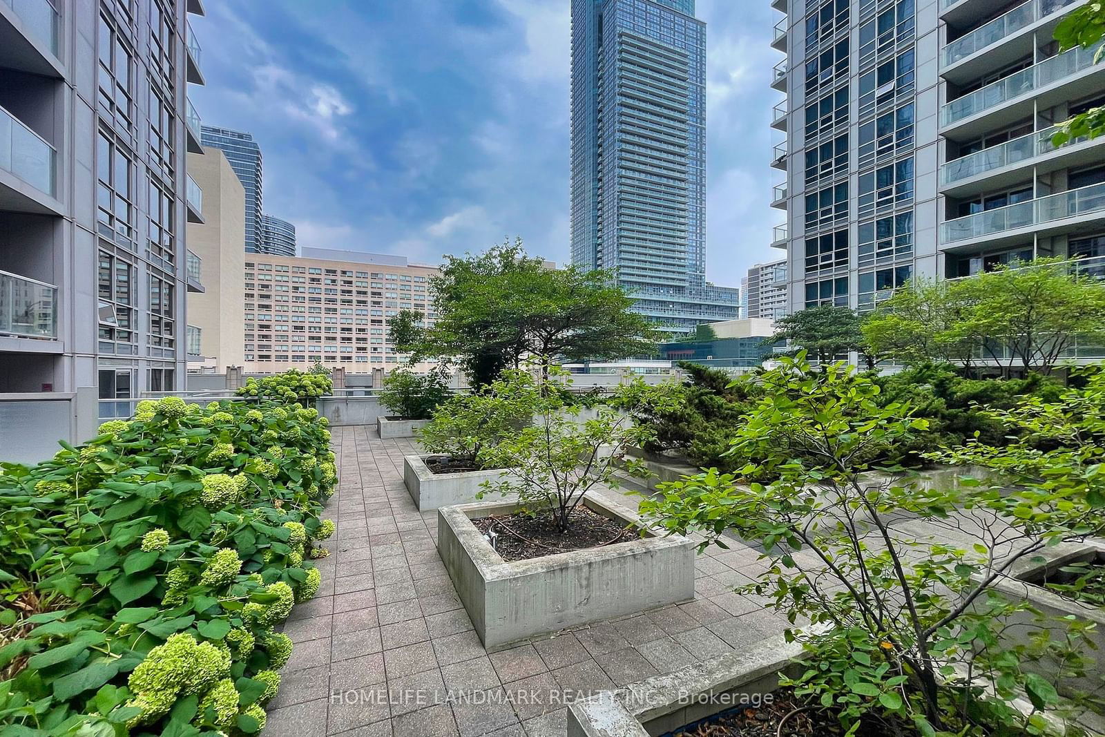 763 Bay St, unit 303 for sale - image #31