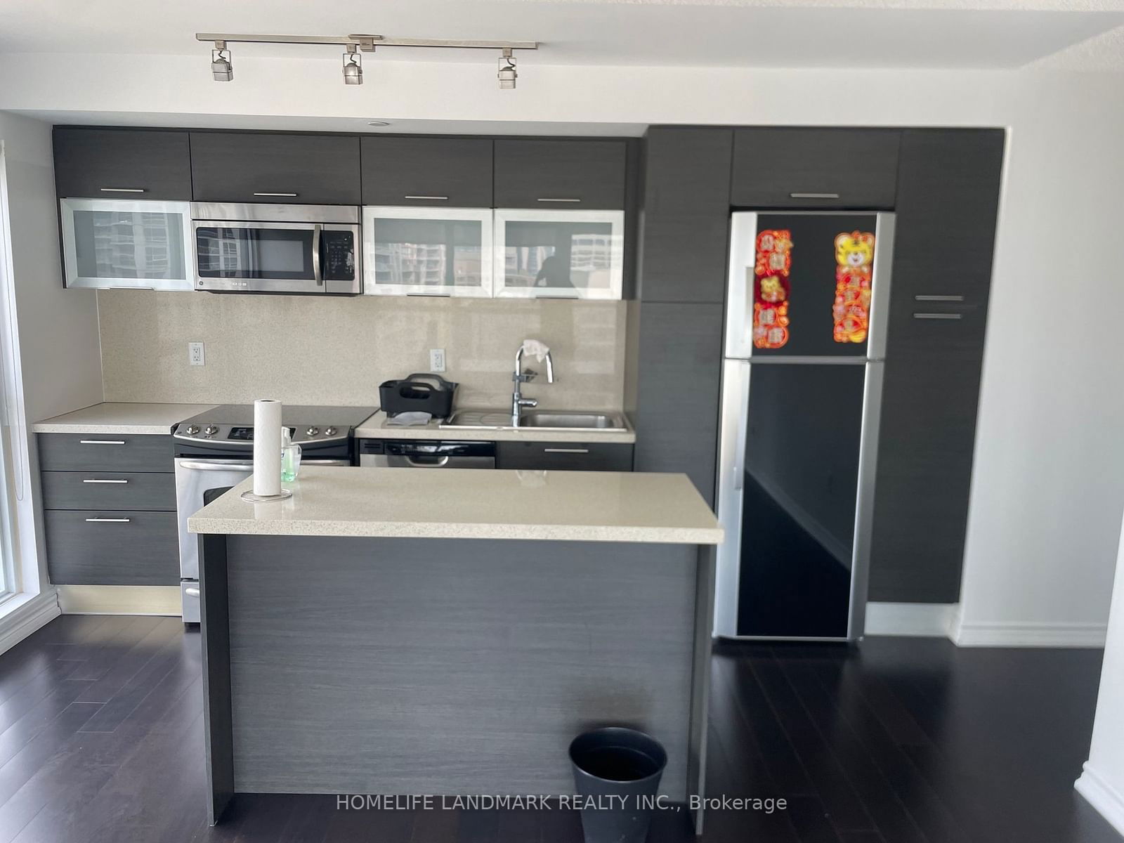 386 Yonge St, unit 1815 for rent