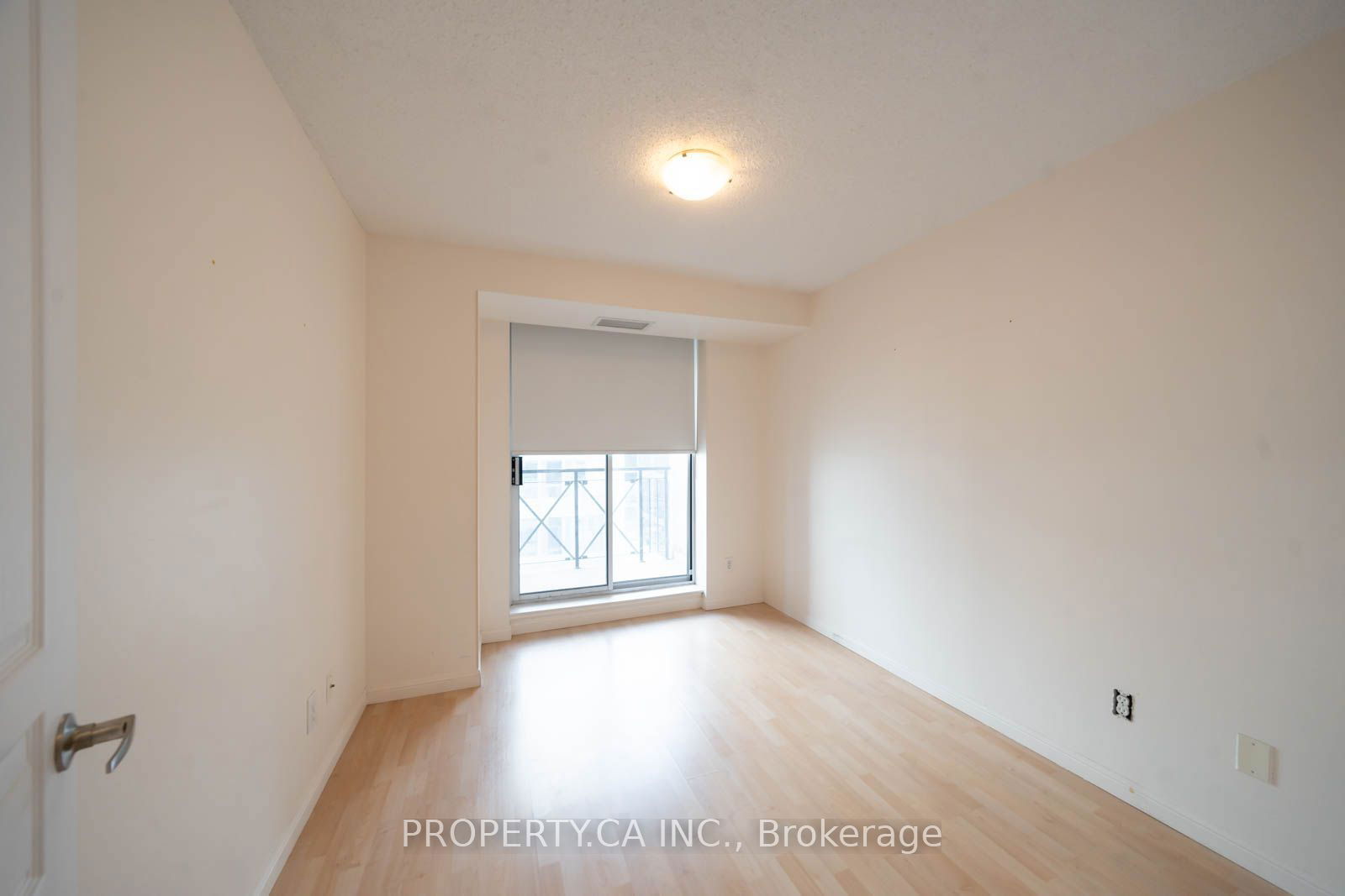 140 Simcoe St, unit 1413 for rent - image #15