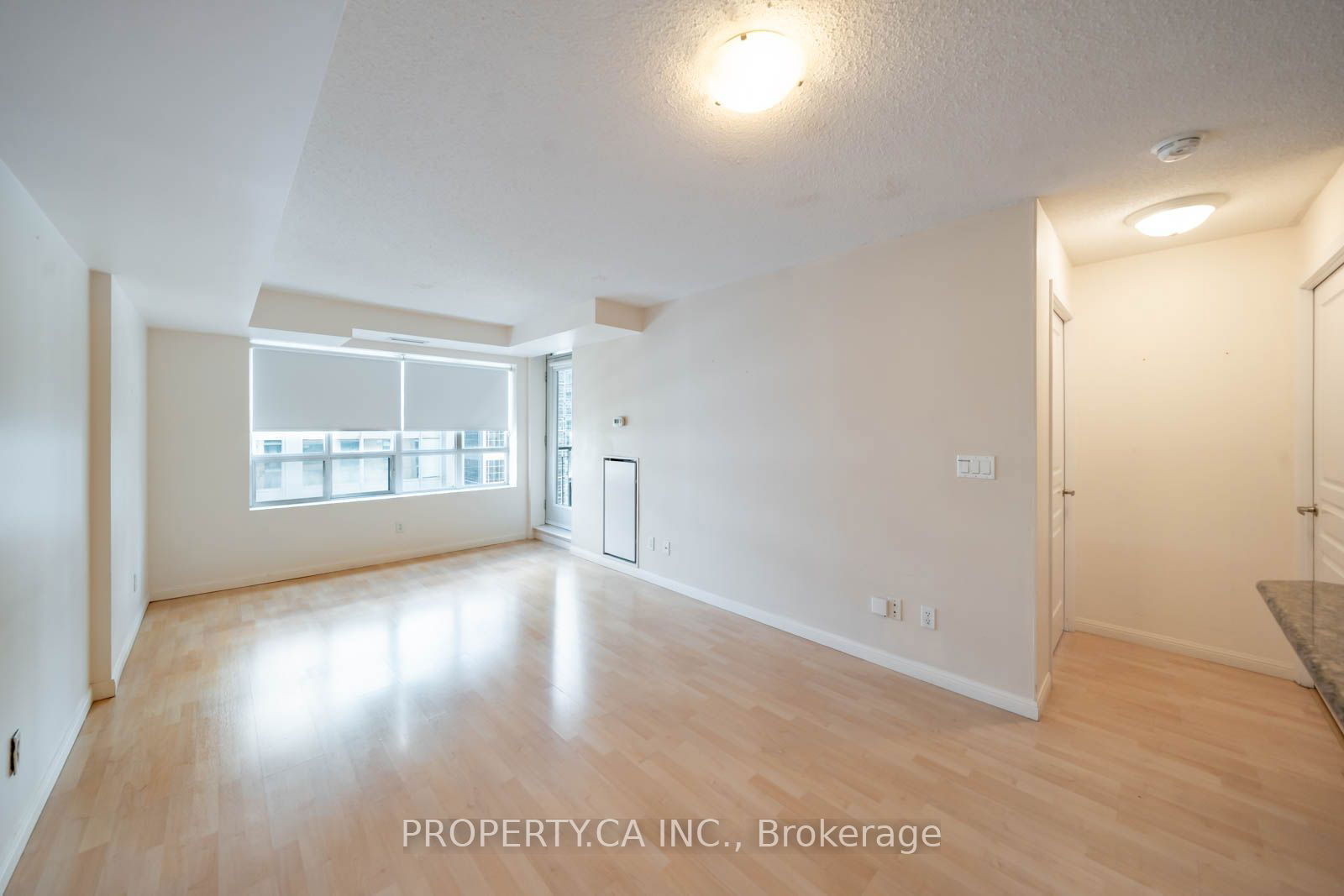 140 Simcoe St, unit 1413 for rent - image #5