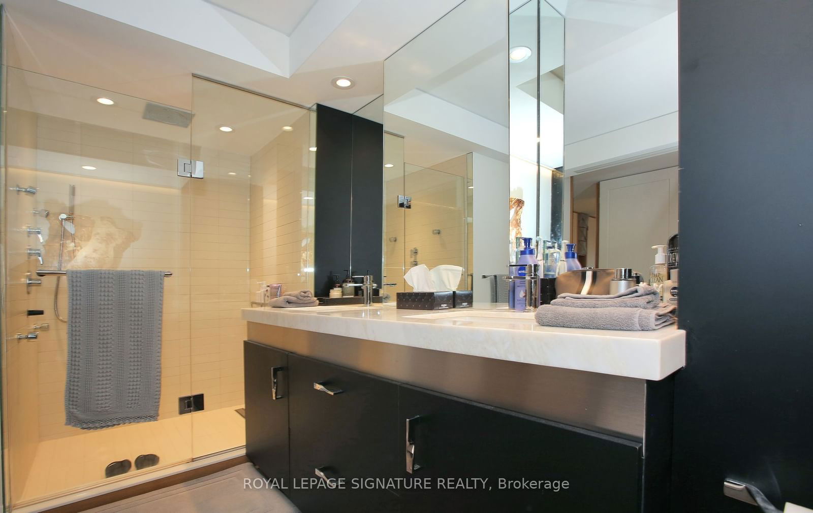 1 Concorde Pl, unit 703 for sale - image #24