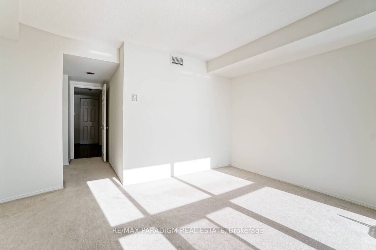 99 Harbour Sq, unit 1507 for rent - image #26