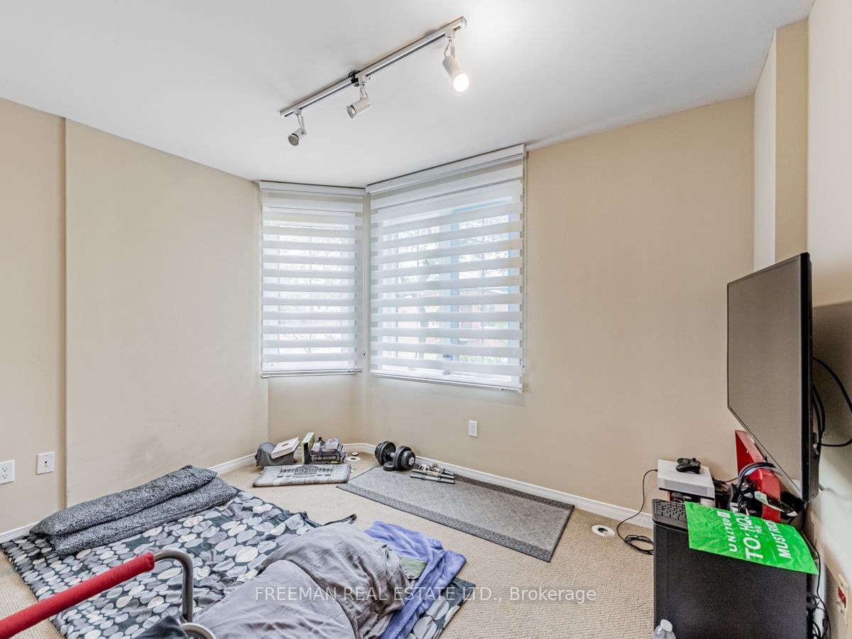 108 Finch Ave W, unit C13 for sale - image #24