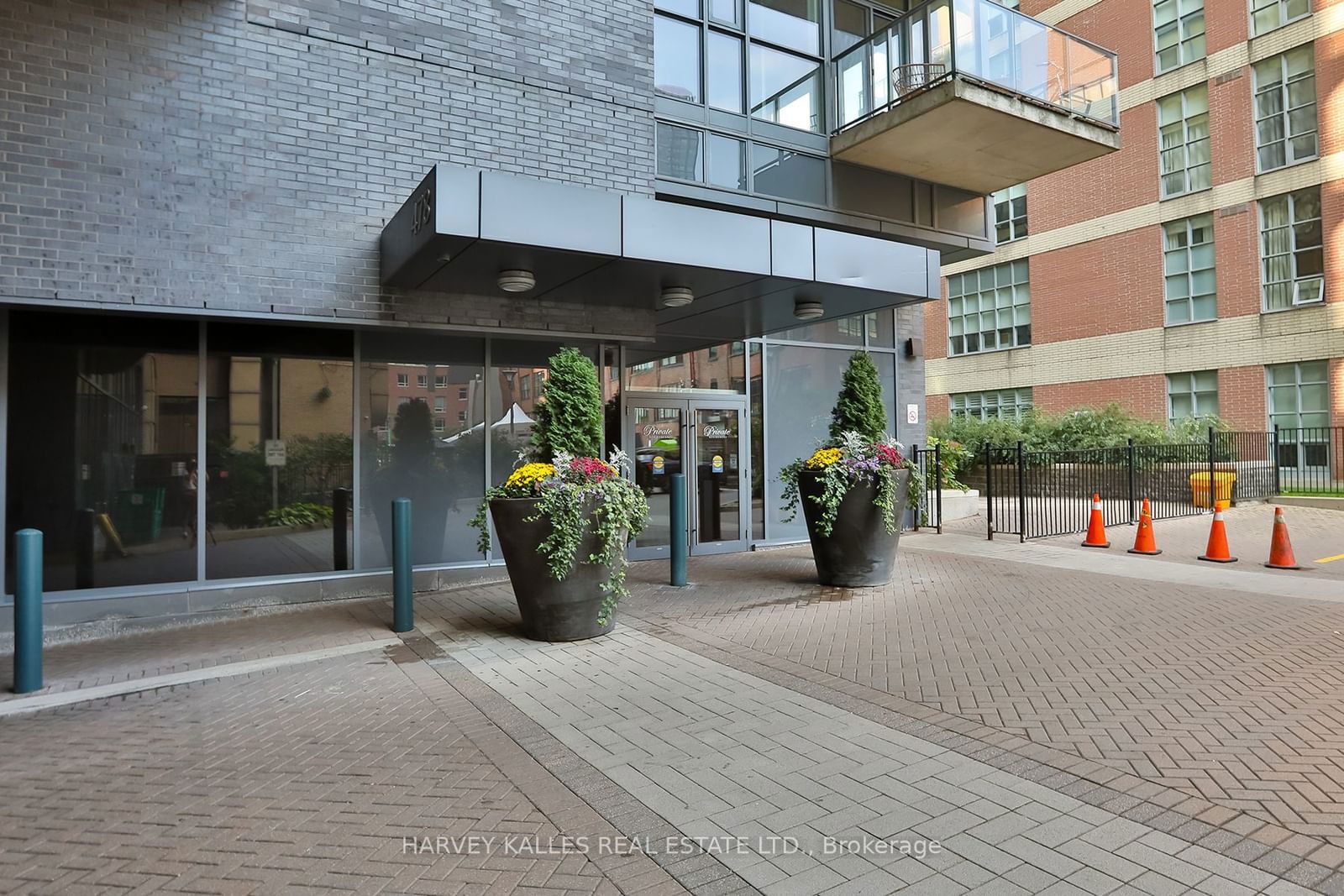 478 King St W, unit 702 for rent - image #3