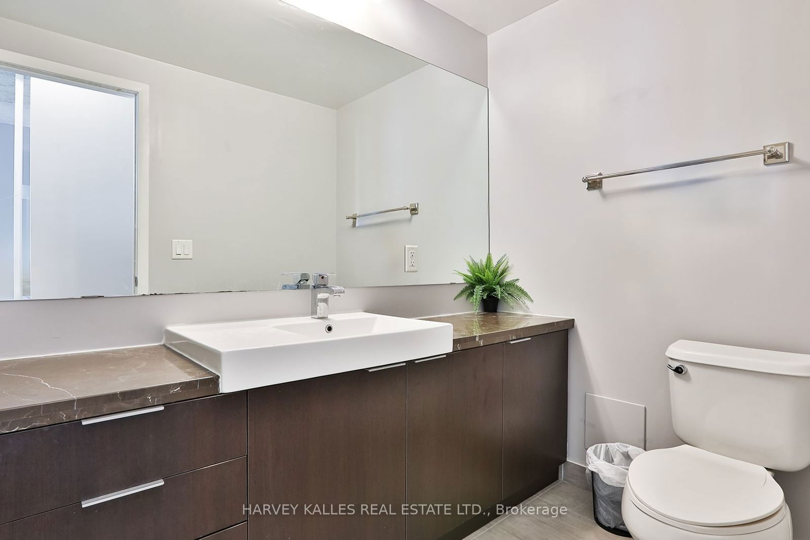 478 King St W, unit 702 for rent - image #7