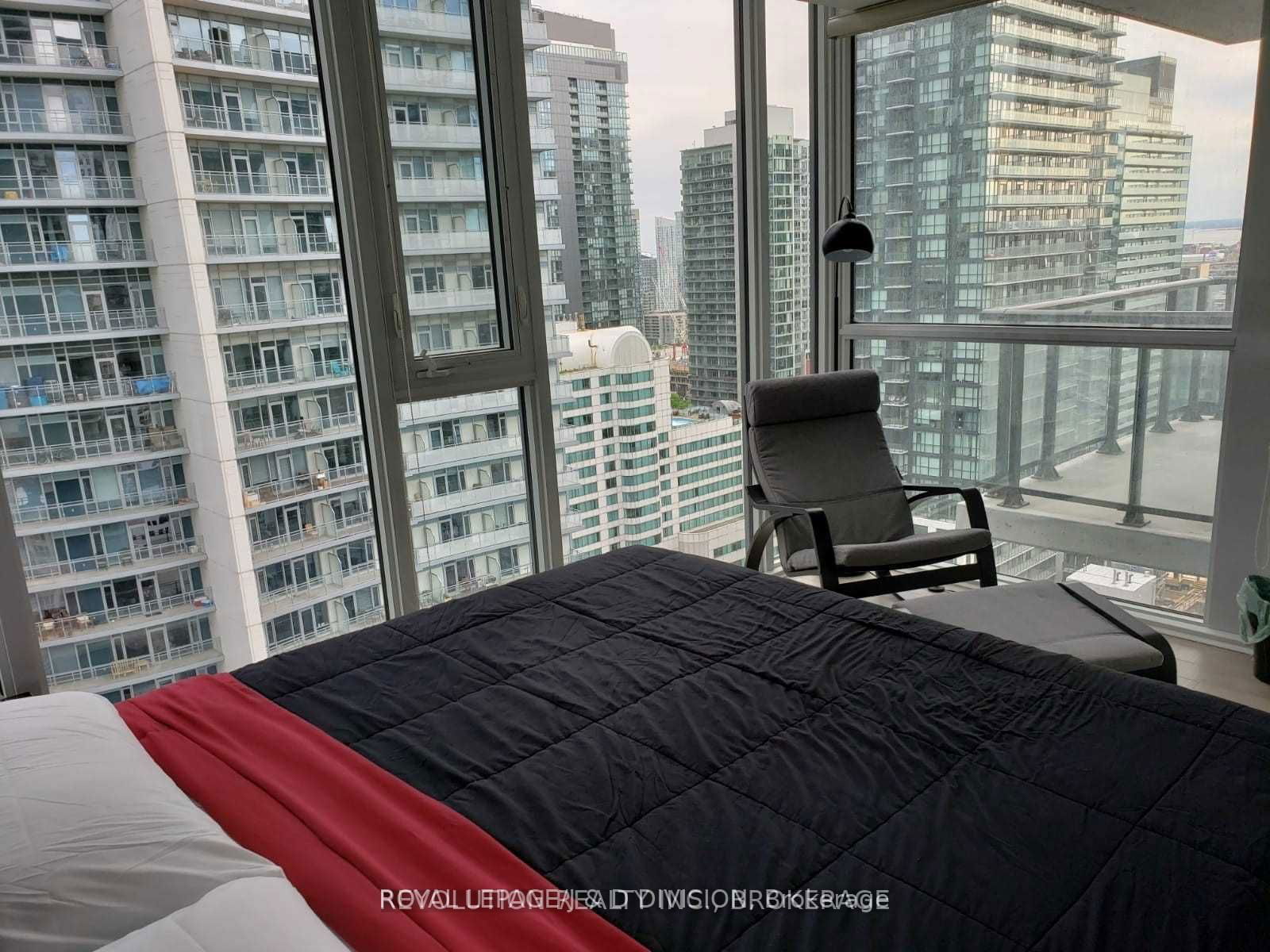 290 Adelaide St W, unit 2611 for rent