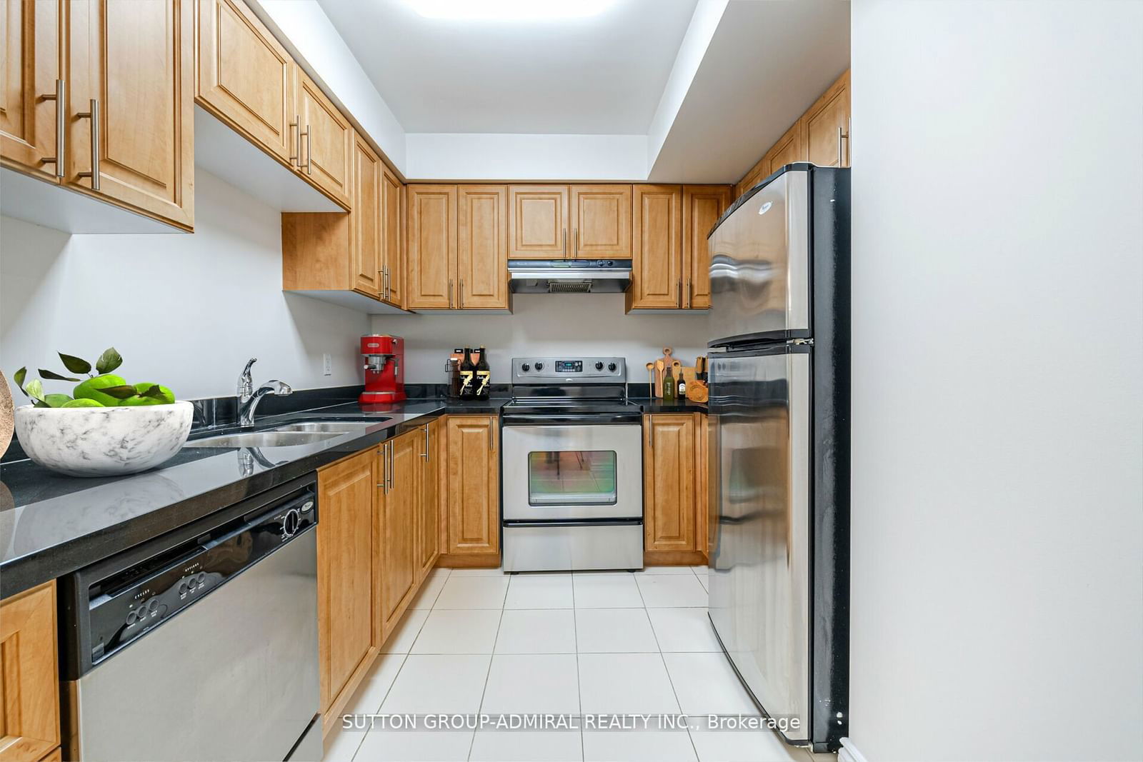 263 Wellington St W, unit 706 for sale