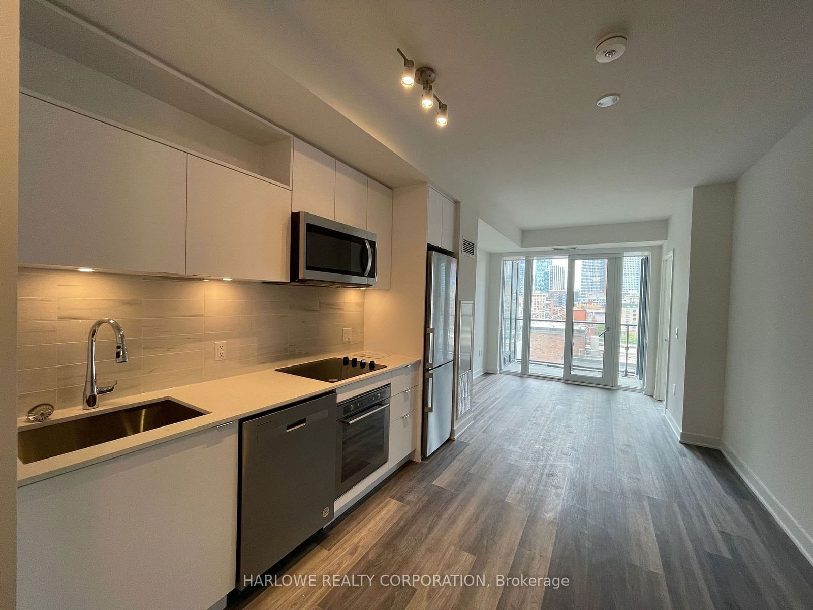 121 Lower Sherbourne St, unit 852 SW for rent