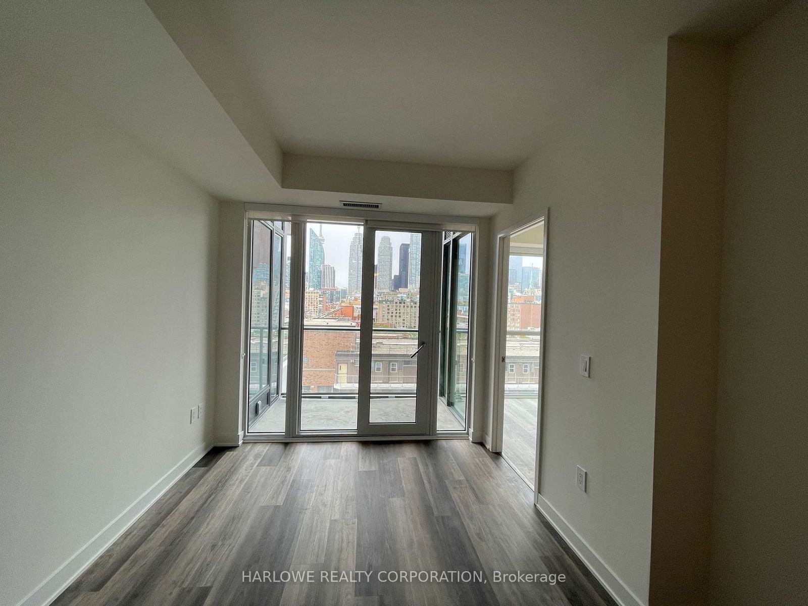 121 Lower Sherbourne St, unit 852 SW for rent