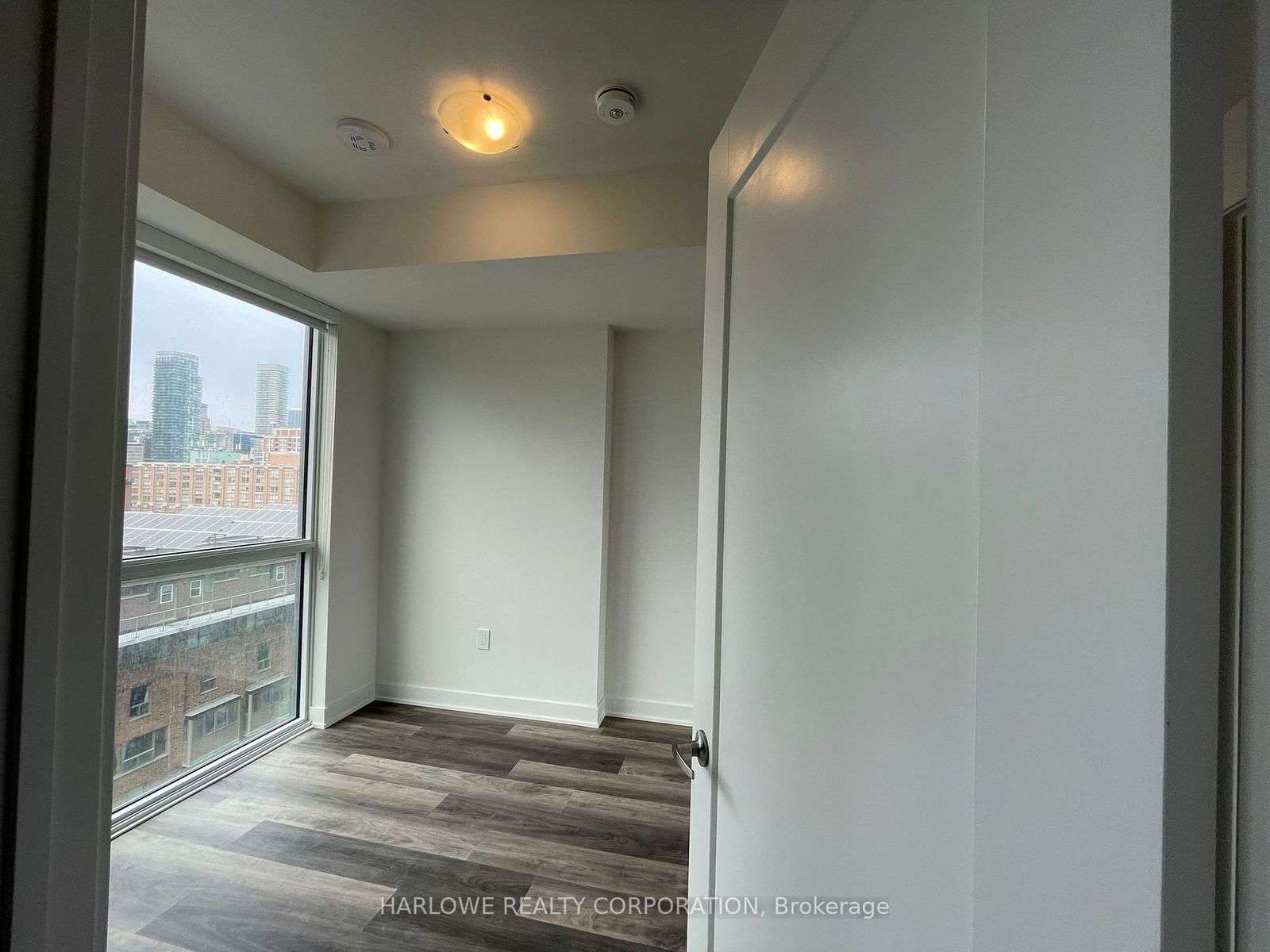 121 Lower Sherbourne St, unit 852 SW for rent