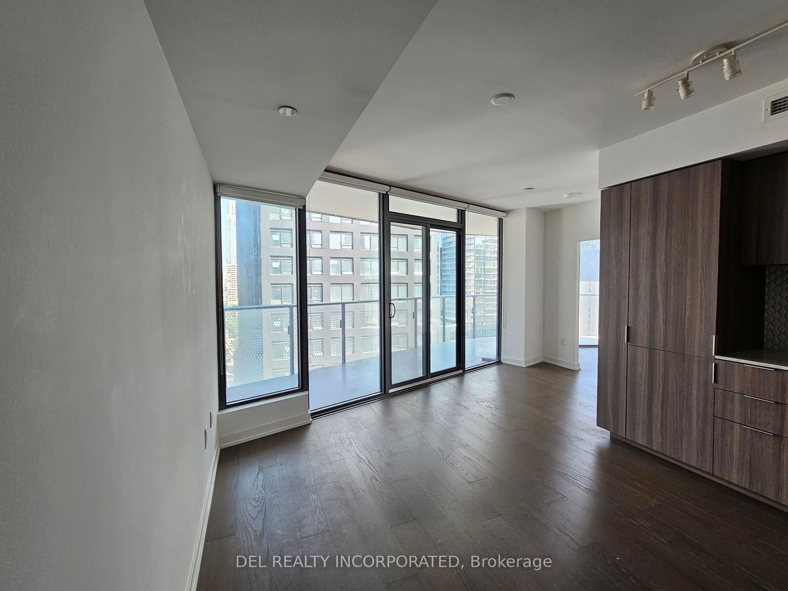 11 Wellesley St W, unit 1211 for rent - image #4