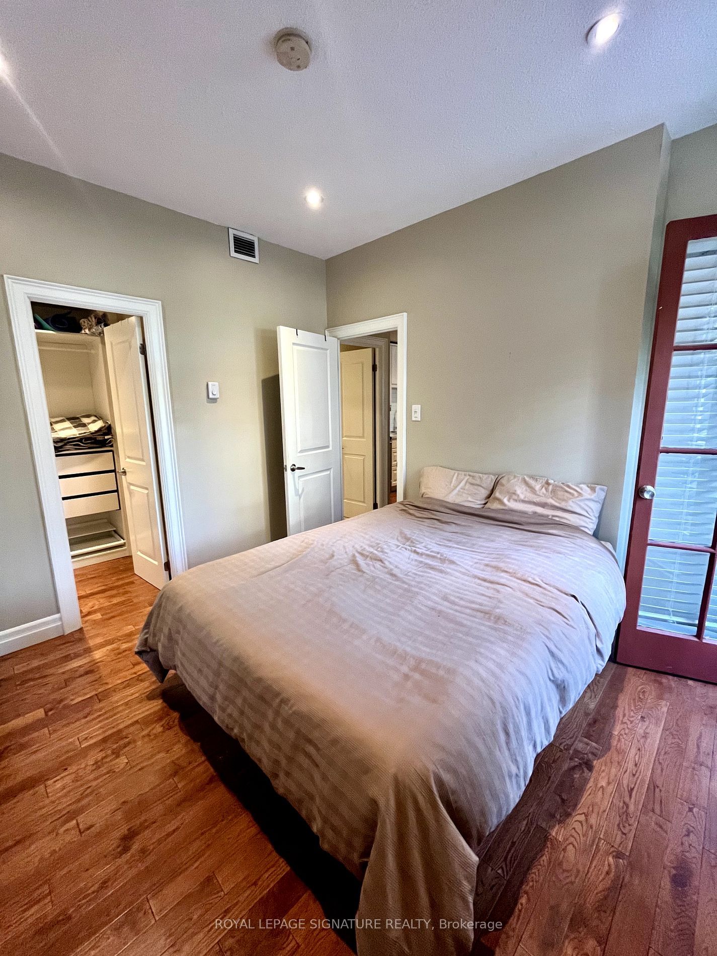 212 St. George St, unit 209 for rent - image #8