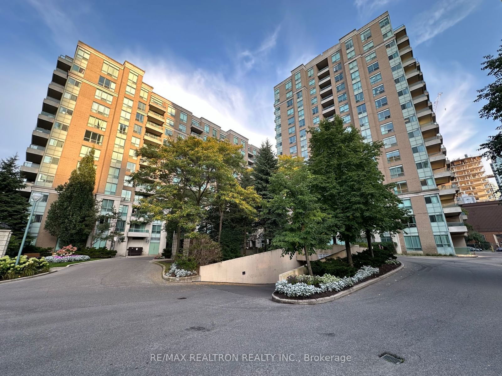 29 Pemberton Ave, unit 1209 for rent - image #2