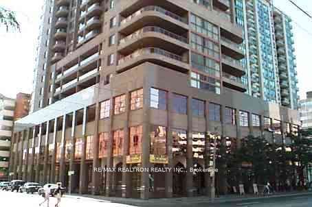 736 Bay St, unit 2106 for rent